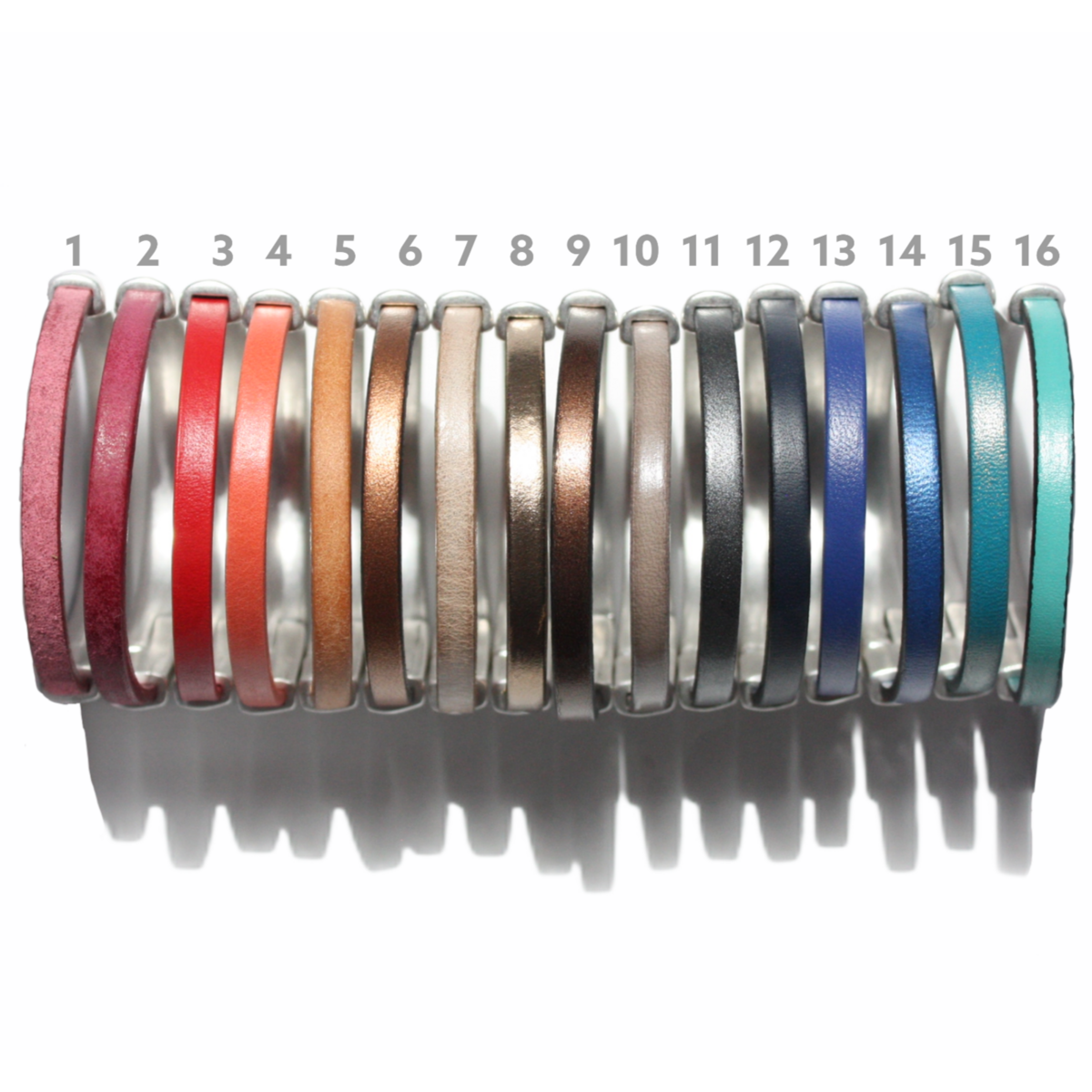 AMACAYACÚ (silver) leather bracelet with magnetic closure
