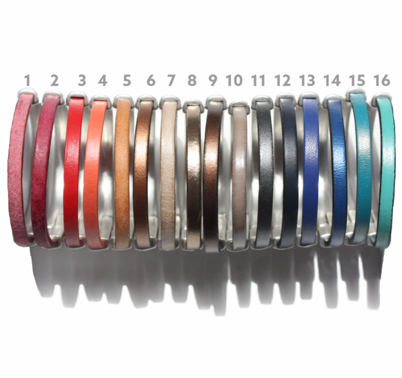 AMACAYACÚ (silver) leather bracelet with magnetic closure