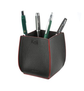 K0032AB | Desk Pen Holder in Genuine Leather, full grain, dollar grain. Black color with red edges. Dimensions: 8.5 x 8.5 x 12 cm. Packaging: Bottom/lid gift box