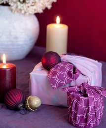Furoshiki Gift Wrap Blush Whales & Maroon Arches Fabric Gift Wrap - Double Sided (Reversible)
colors: blush, maroon
materials: fabric
style: whales, arches
shape: square, rectangular