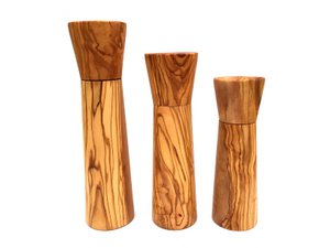 Zout- en pepermolenmolen gemaakt van olijfhout