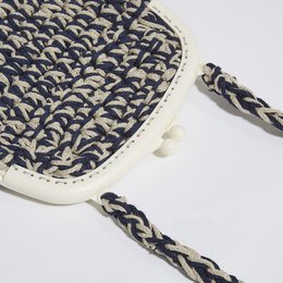 “Kiss me Mama” crochet retro shape purse