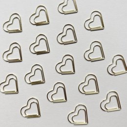  Gold metal paper clips in a teardrop shape. Pack of 10 clips.