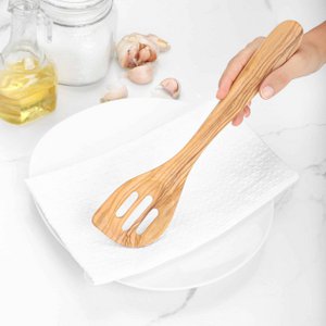 Olijfhouten kooklepel met gleuf