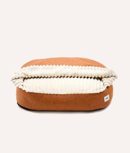 Corduroy hondenmand met oranje capuchon, Maso