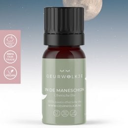 A 5 ML bottle of the "In the moonshine" essential oil blend from Ceurwolke. This 100% pure essential oil blend is recommended to be sold at €9.95.