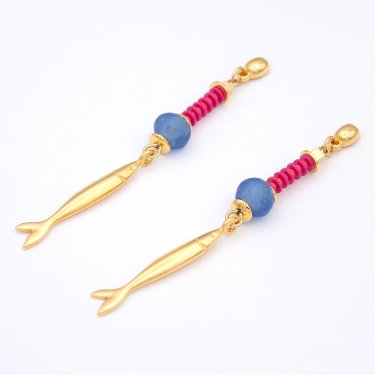 ARACATACA colorful golden earrings with fish pendants