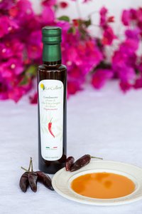 Dressing made from extra virgin olive oil & chilli 250ml