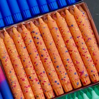 Spitzkerzen – Sommerstimmung / Orange – blaue Konfetti-Farben