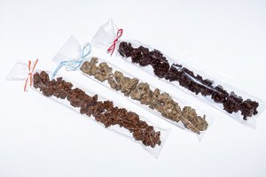 ORGANIC Chocolate Crunchy ROCKS with Caramelized Almonds and Hazelnuts and Citrus Fruits 100g. (Box of 12 Varied units)