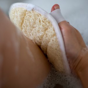 Loofah body exfoliating pad