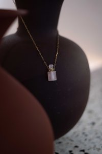 Parfümflakon-Halskette aus Halbedelstein, lange Parfümflakon-Anhänger-Halskette