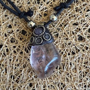 Amethyst ketting voor kalmte - handgemaakt in Peru | Edelsteen ketting spiritualiteit