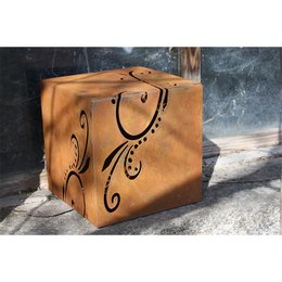 Metal cubes with ornamental designs, available in 3 sizes, suitable for garden decoration.
The metal cubes feature ornamental designs in a warm, earthy color palette. They come in 3 different sizes, making them versatile for various garden decor needs. The cubes have a rustic, natural aesthetic that would complement a variety of outdoor settings.