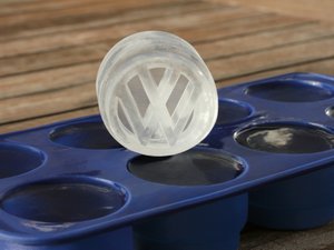 Volkswagen VW Logo Silicone Ice Cube Tray/Baking/Praline -vorm - Donkerblauw