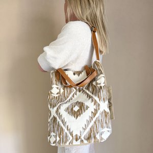 Aztek Bucketbag