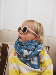  Blue patterned scarf, soft fabric, versatile accessory, casual style, comfortable wear.