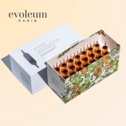 Drinkable cosmetic supplement in orange packaging with green accents. Contains natural ingredients for skin oxygenation and rejuvenation.
