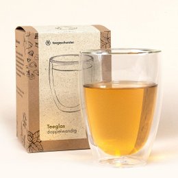 Double-walled glass for tea, available in single, partner, and family sizes. Made of clear glass with a modern, minimalist design.