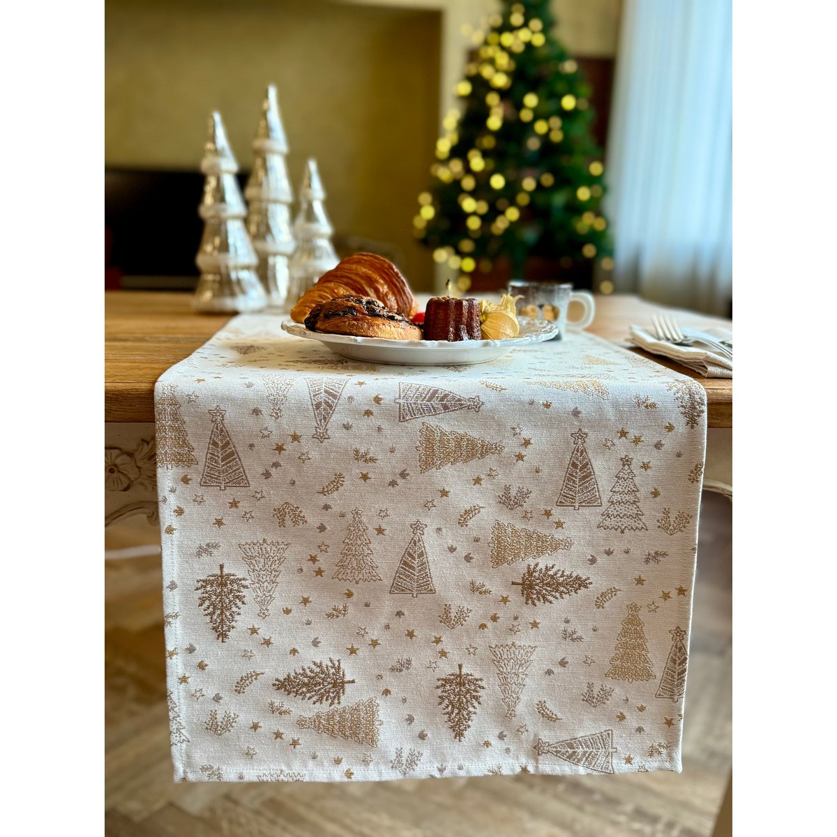 Light Christmas Table Runner, different sizes | Golden Forest