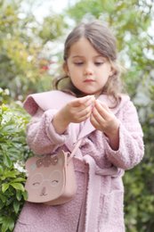 Kinderschoudertas - Yumi de kleine koala Roze