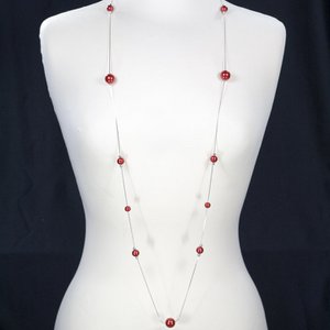 Long pearl necklace