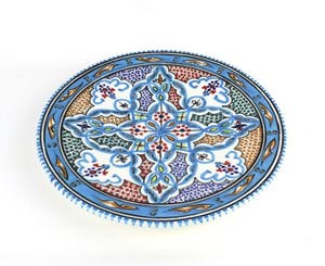 Plate around 27 cm