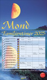 A large wall calendar with a crescent moon image and the title "Mond-Familientimer 2025". The calendar features various dates and events throughout the year.