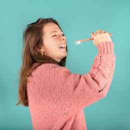 Toothbrush - Medium (mix of 5 colors)