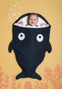 Shark Babyzak - Marineblauw - Papieren bootje AW25