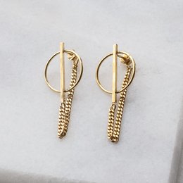Chained to the rhythm earrings, made of sterling silver and 24k gold plated, feature a unique chain-like design with a circular hoop.
