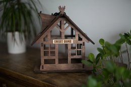 Karmnik dla ptaków, drewniany wiszący dom karmnik dla ptaków
