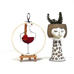 Handgemaakte borduurring kunst aan de muur - Wine Lovers Collection - Textiel wanddecoratie (10/15cm)