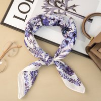 Square scarf 70x70 flower motif