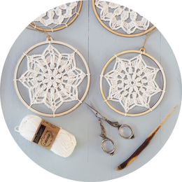 Juleferie kreativt tip! - DIY julekuglehæklesæt med træringe