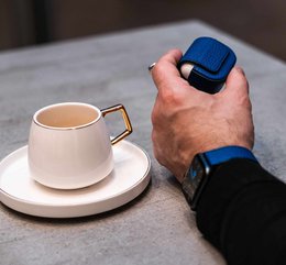 AIRPODS PRO CASE NAPPA BLÅ MED KARABINER