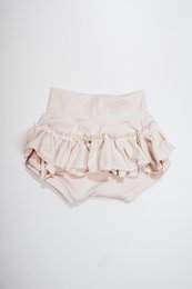 Hellbeige Bloomers mit Rüschen