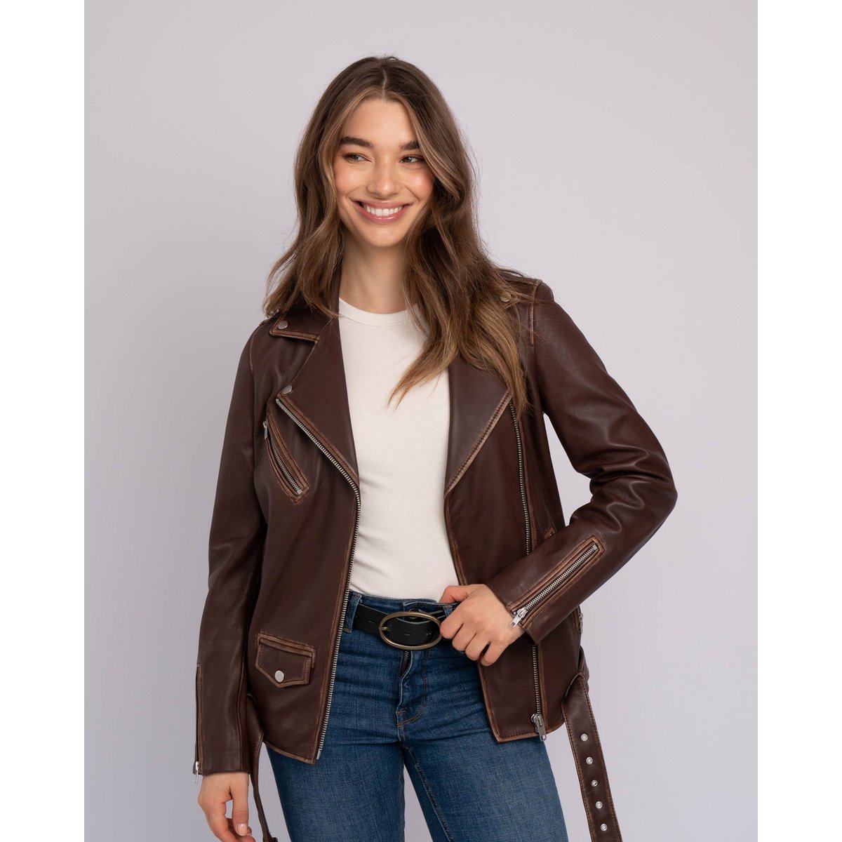 Berlin │ Übergroße Lederbikerjacke
