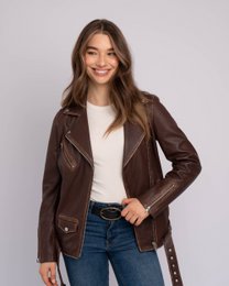 Berlin │ Übergroße Lederbikerjacke