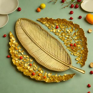 Banana Leaf Pattern Tray – Decorative Serving Platter – Gold Finish Metal – Leaf-Shaped Design