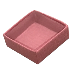  A square pink box measuring 7x7cm, suitable for party table decorations.