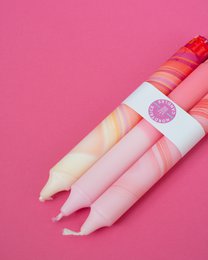 Świece stożkowe - 3 szt./ Mieszanka czerwonego marmuru