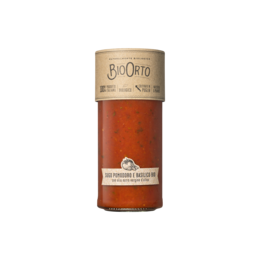 Organic tomato sauce with basil in a 580 ml glass jar. Rich, flavorful sauce made with high-quality ingredients.