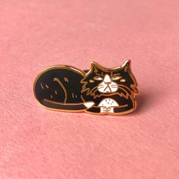 Annoyed Cat Pin, Hartemaille