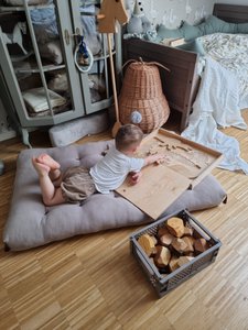 Handgesteppte Spielmatratze in Taupe