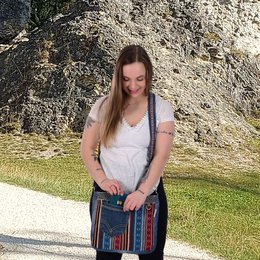 Sunsa Bæredygtig Skuldertaske til kvinder. Skuldertaske lavet af genbrugte jeans og bomuld. Håndtaske vintage retro stil. Crossbody taske til kvinder.
