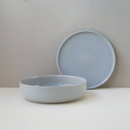 Bowl 22 cm with lid/plate Hollyhock - arctic gray - 1,000 ml