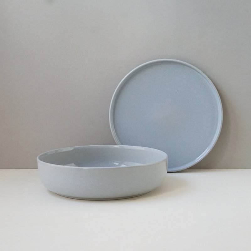 Bowl 22 cm with lid/plate Hollyhock - arctic gray - 1,000 ml