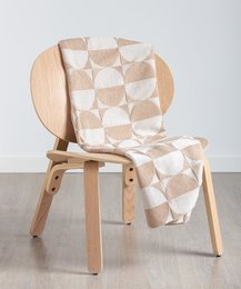 Throw Azulejo Nazare - Beige and white patterned throw blanket made of soft, cozy material.