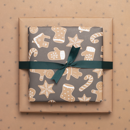 Doppelseitiges Geschenkpapier Weihnachten "Lebkuchen" Weihnachtsplätzchen in Beige und Braun aus 100% Recyclingpapier